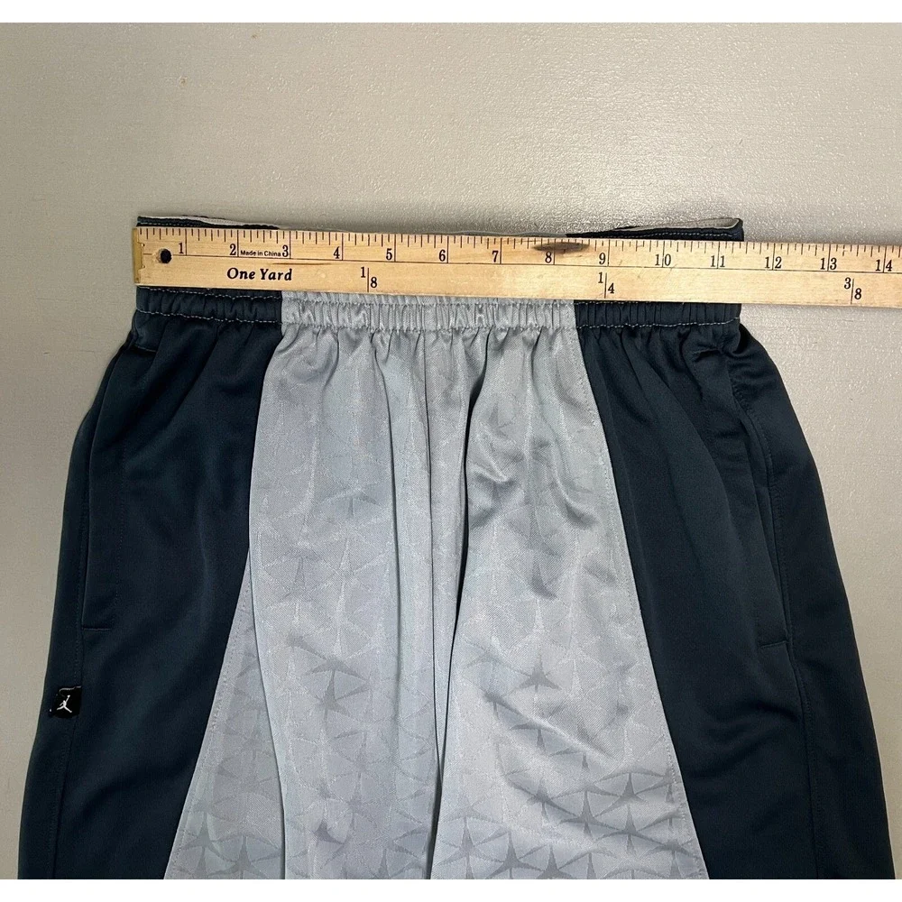 Nike Air Jordan Basketball Shorts Mens Small‎ Gray Black Dri Fit All Over Print